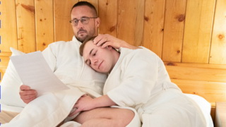 Muscle DILF barebacks cute hairless twink in hotel room